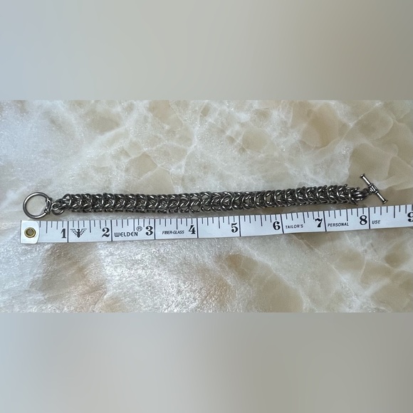 Heavy Chunky Silver-Tone Chainmail Toggle Bracelet approx. -8.5” - Picture 3 of 3